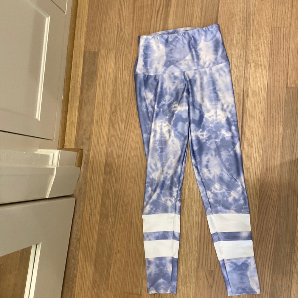 Onzie tie dye XS leggings